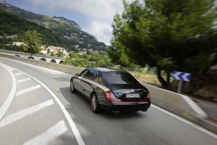  Maybach 62 Zeppelin (V240) 2009 года  (фото 23 из 29)